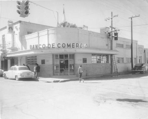 Banco de Comercio Pino Suarez y Matamoros. Fondo Alberto Guerra.