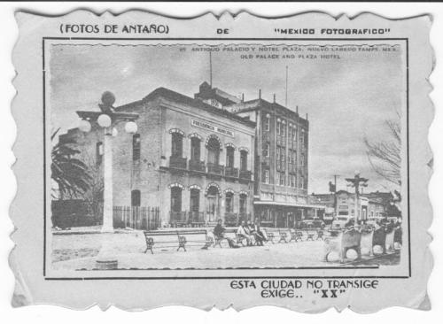 Segundo Palacio Municipal por la Calle González. Fondo Alberto Guerra.