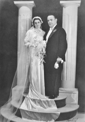 Concepción Ramírez Capistran y Toribio Saucedo el día de su boda en Laredo Texas.