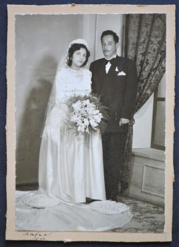 Elia Nora Díaz Robles y Rene González Gallegos el día de su casamiento. Década de 1940.