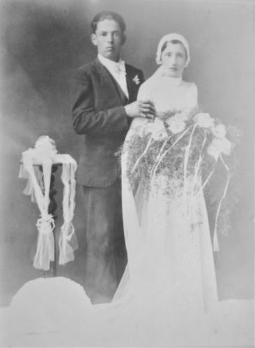 Emilio González Vázquez y Juana Domínguez Quiroga en su casamiento. Año de 1934.