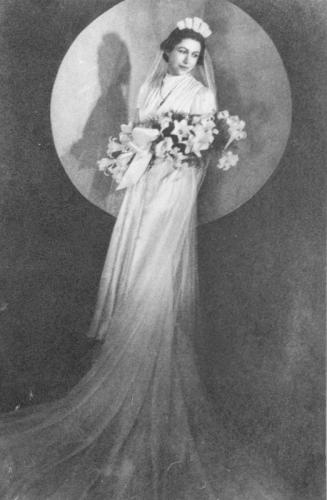 La Profra. María Esther Quintana de Ferrandiz vestida de novia 1939.