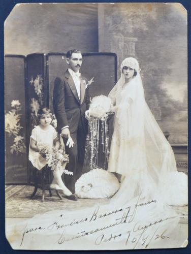 Pedro Barrera Montemayor y Aurora Villarreal en su boda 1926. Colección Fam. Barrera López.