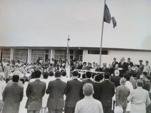 Ceremonia cívica en una escuela primaria de Nuevo Laredo. Década de 1960.
