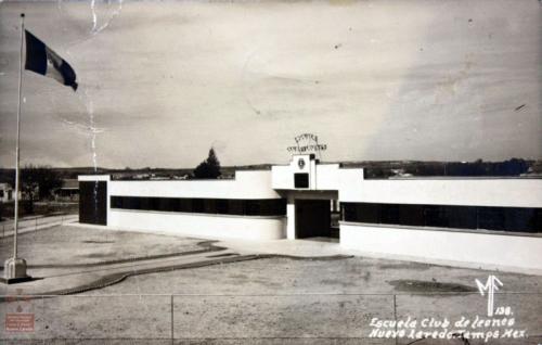 Escuela Club de Leones recién inaugurada en Nuevo Laredo. Década de 1940.