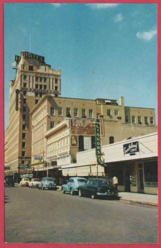Vista del Hotel Hamilton de Laredo Texas. Década de 1950.