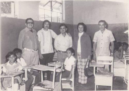 Alumnos y maestros de la Esc. Donaciano Echavarría Matutina. Nuevo Laredo Tamps. 1976.