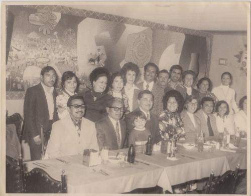 Festejo del personal de la Esc. Carlos A. Carrillo Matutina en el México Típico. Al centro el Prof. Abdon Rodríguez. Dic 12 de 1974.