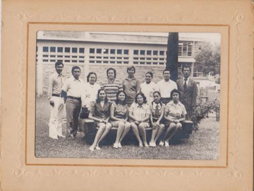 Personal docente de la Esc. Carlos A Carrillo Matutina de Nuevo Laredo Tamps. Junio de 1973.
