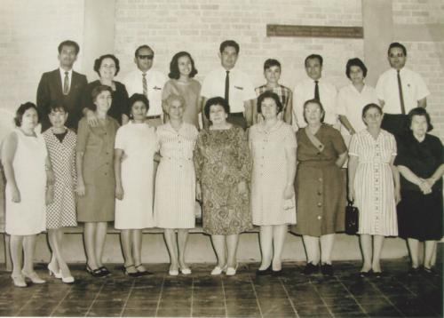 Personal docente de la Esc. Carlos A. Carrillo de Nuevo Laredo en 1968.