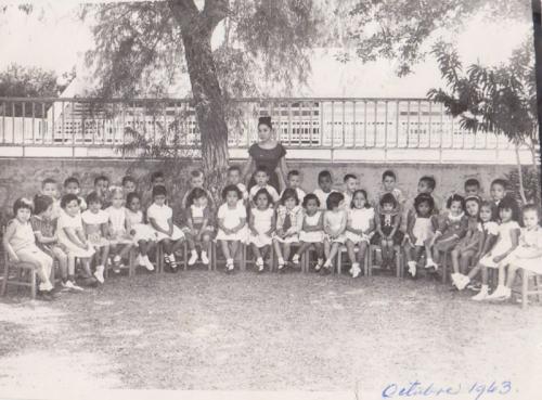 Un grupo del Jardín de Niños Carlos A. Carrillo en octubre de 1963.