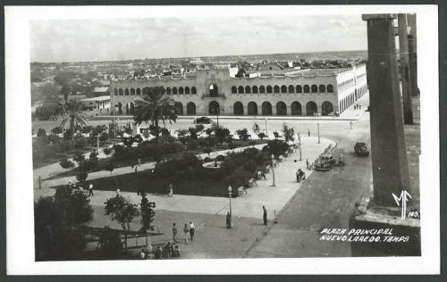 Ampliacion de la Plaza Hidalgo y Palacio Federal en Nuevo Laredo. Década de 1940.