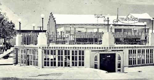Así lucía el quiosco transformado de la Plaza Hidalgo a mediados del siglo XX.