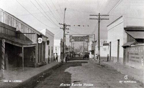 Avenida Guerrero en Nuevo Laredo a principios del siglo XX.