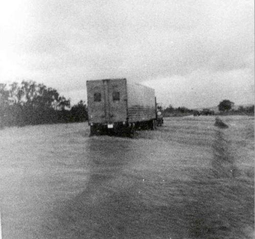 Carretera Nacional inundada durante el Ciclón Beulah en 1967. 