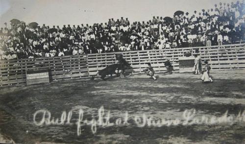 Corrida de toros en Nuevo Laredo a inicios del siglo XX.