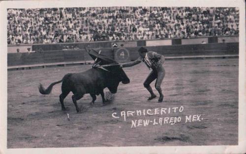 Escena taurina en una plaza de toros de Nuevo Laredo. Sin fecha.
