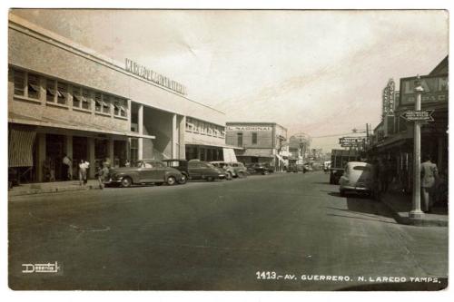 Mercado Maclovio Herrera y Avenida Guerrero en Nuevo Laredo. Década de 1940.