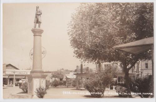 Plaza Juárez de Nuevo Laredo en la década de 1940.