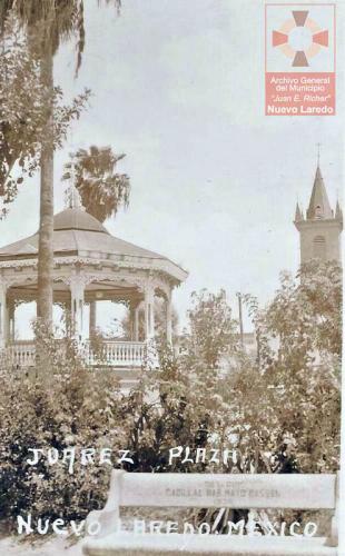 Plaza Juárez de Nuevo Laredo. Década de 1920.