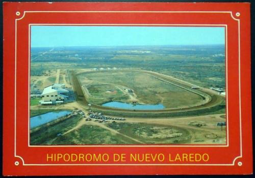 Tarjeta postal con una vista aérea del Hipódromo y Galgodromo de Nuevo Laredo. 1983.