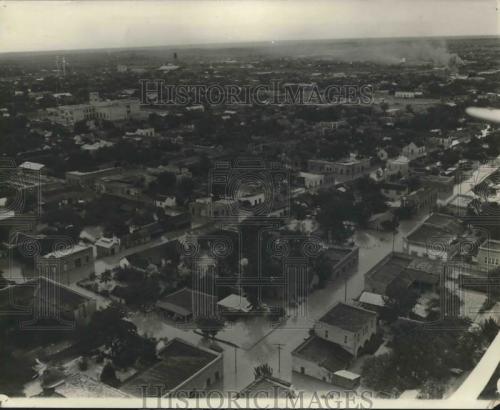 Vista aérea de un área de Nuevo Laredo inundada en 1932.
