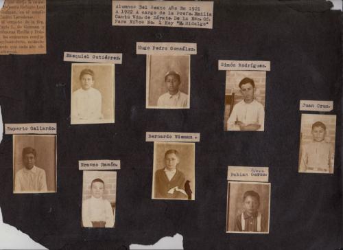 Algunos alumnos de la Escuela Oficial No. 1 hoy Miguel Hidalgo a cargo de la Profra. Emilia Cantú de Zárate. 1921 1922.