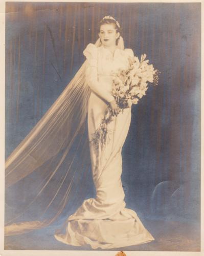Con sincero cariño para Arturo y Emilia. Ma. Angelina Morales. Oct. 27 de 1940.