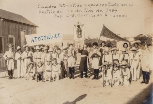 Cuadro patriótico presentado en el desfile del 20 de nov. de 1934. Esc. Carlos A. Carrillo N. Laredo Tamps.
