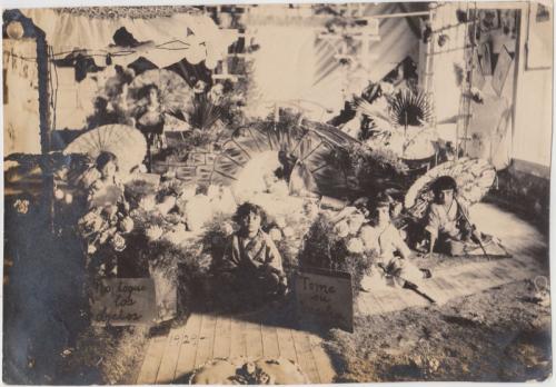 Exposición de fin de ano escolar en la Esc. Aquiles Serdán. Julio 1 de 1929.