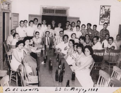 Festejo en el Restaurante El Llanito Nuevo Laredo mayo 23 de 1958.