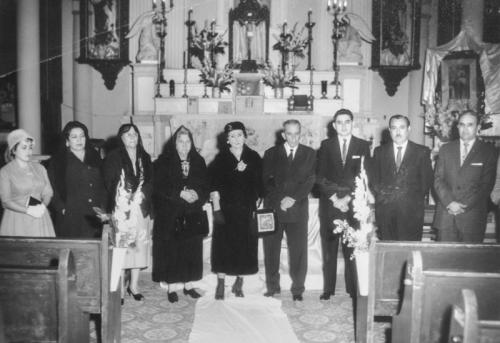 Grupo e fieles en la Parroquia del Santo Nino en Nuevo Laredo.