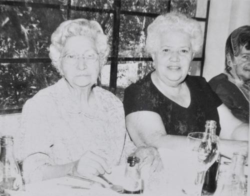 Las maestras Emilia Cantú Vda. de Zárate y Leonor Trevino Galindo. Año de 1967.