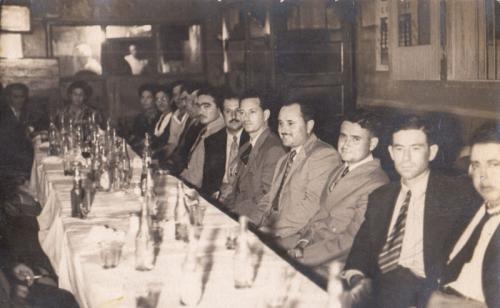 Recepción en honor de la Profra. Emilia Cantú organizada por exalumnos. Sep. 27 de 1944.