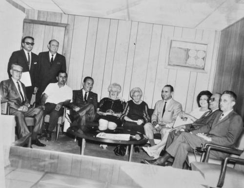 Sesión de Cabildo en honor de las maestras Leonor Trevino Galindo y Emilia Cantú Vda. de Zárate que recibieron la medalla Ignacio M. Altamirano Mayo 31 de 1967.